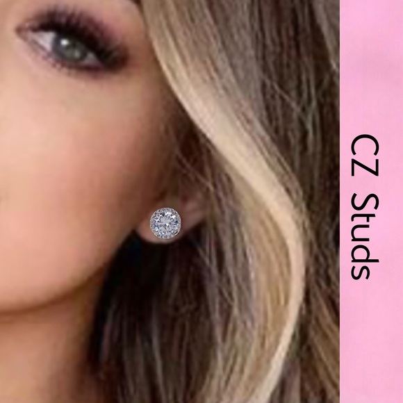 New!!! Brilliant CZ Stud Earrings - Picture 5 of 11